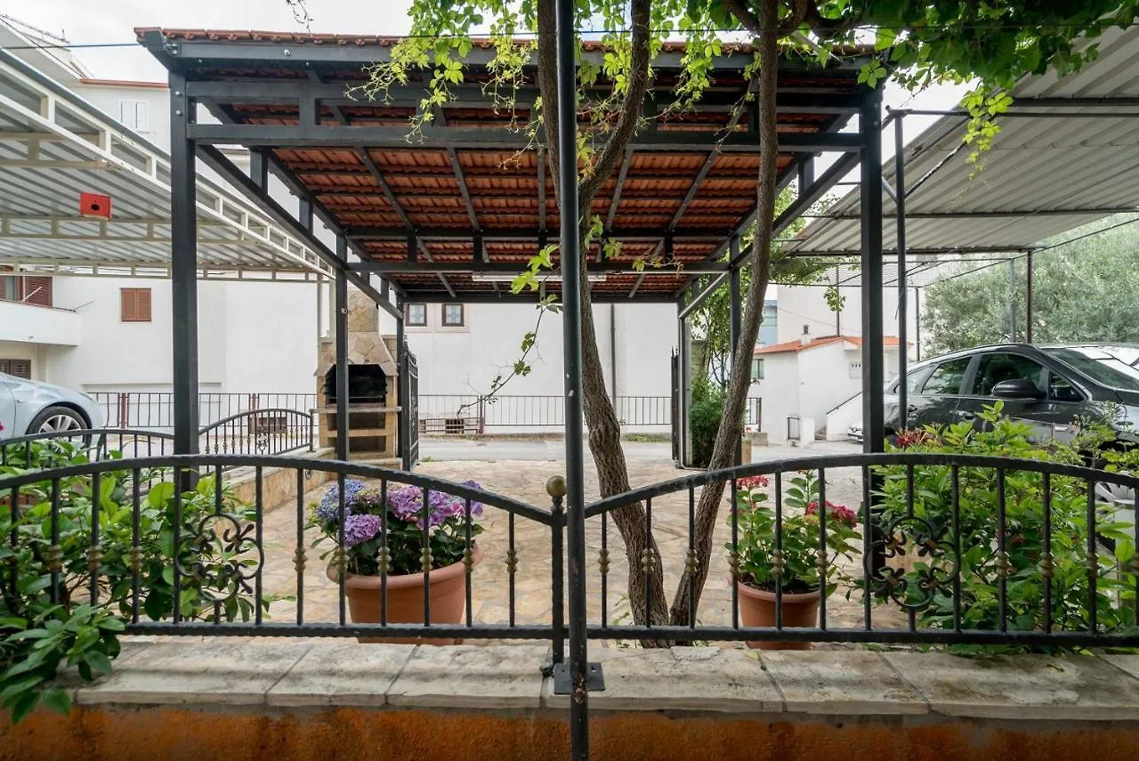 Apartment Anteo Free Parking Split 0*,