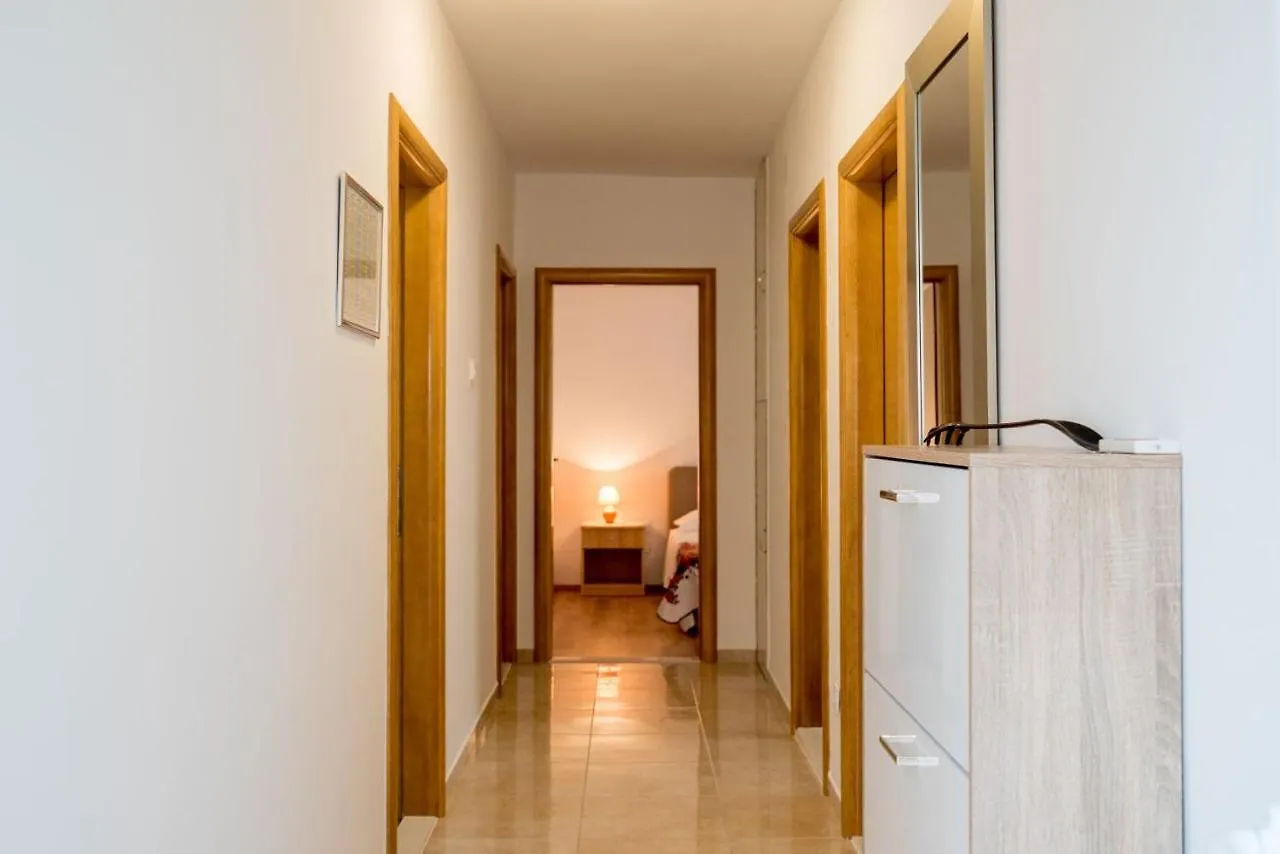 Apartment Anteo Free Parking Split