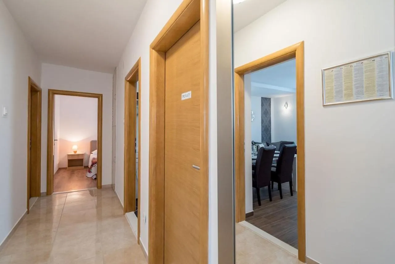 Apartment Anteo Free Parking Split